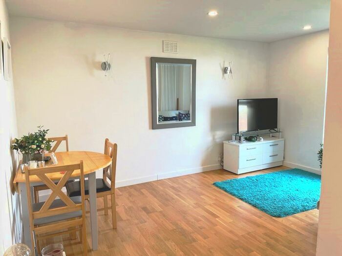 2 Bedroom Apartment To Rent In Viewpoint, Lee Park, Blackheath, SE3