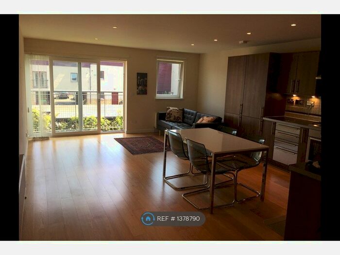 2 Bedroom Flat To Rent In The Green, Edinburgh, EH4