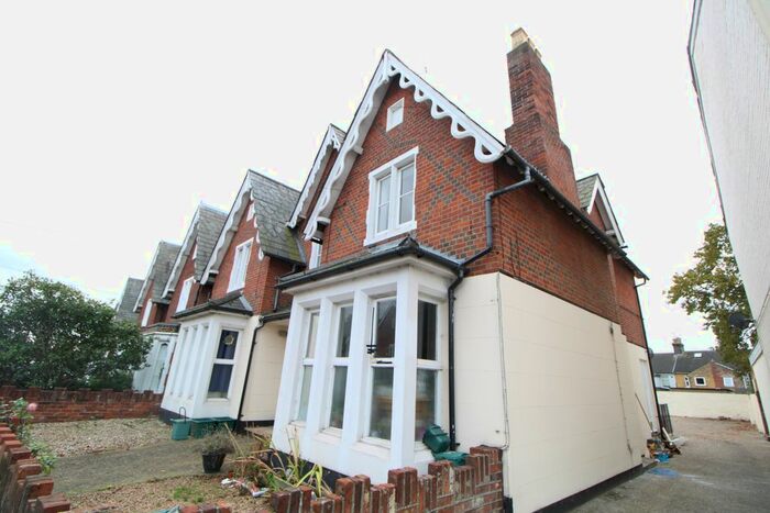 2 Bedroom Maisonette To Rent In Military Road, Colchester CO1