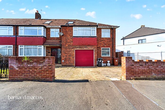 7 Bedroom Semi-Detached House For Sale In Harvest Road, Feltham, TW13