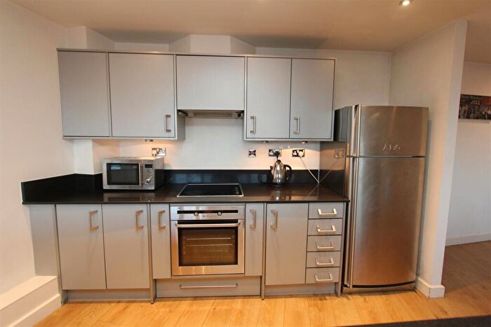 2 Bedroom Flat To Rent In Dock Street, Leeds, LS10