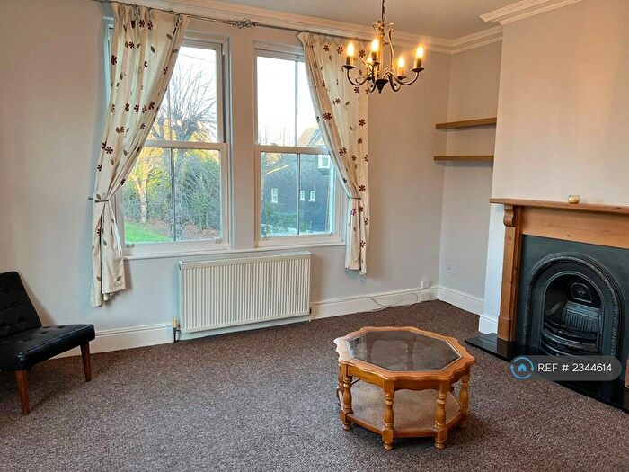 2 Bedroom Maisonette To Rent In Albany Terrace, Chatham, ME4