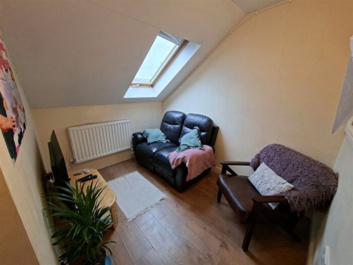 3 Bedroom Flat To Rent In Colum Road, Cardiff, CF10