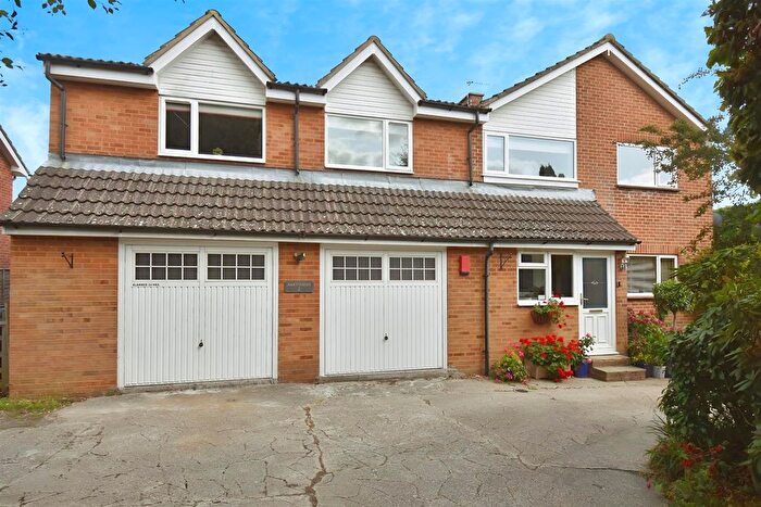 6 Bedroom Detached House For Sale In Raley Road, Locks Heath, SO31