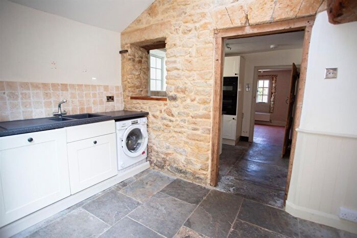 1 Bedroom Property To Rent In South Street, Hinton St. George, TA17