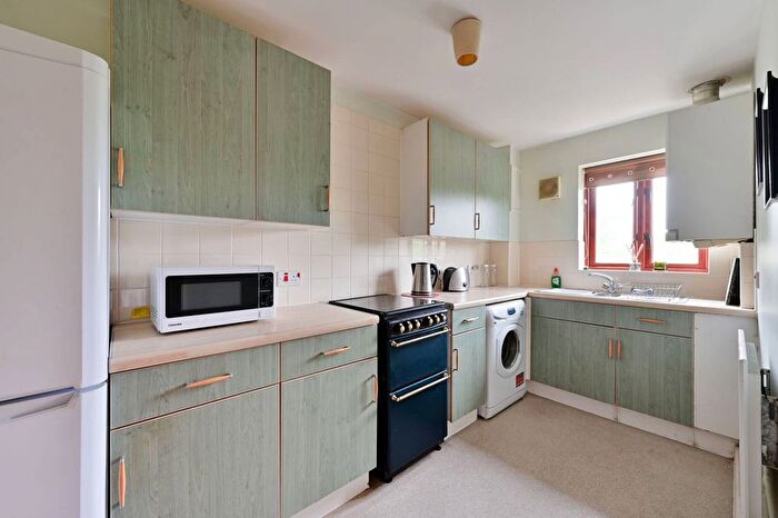 1 Bedroom Flat To Rent In Danebury Avenue, Roehampton, London, SW15