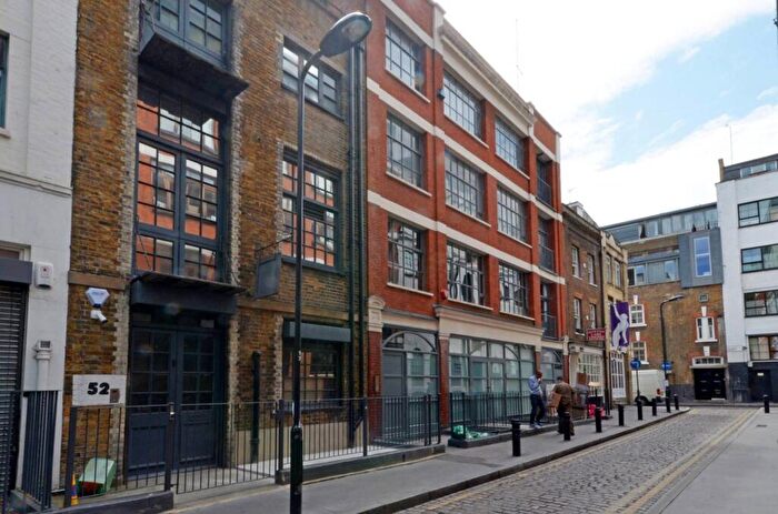 2 Bedroom Flat To Rent In Hoxton Square, Hoxton, London, N1