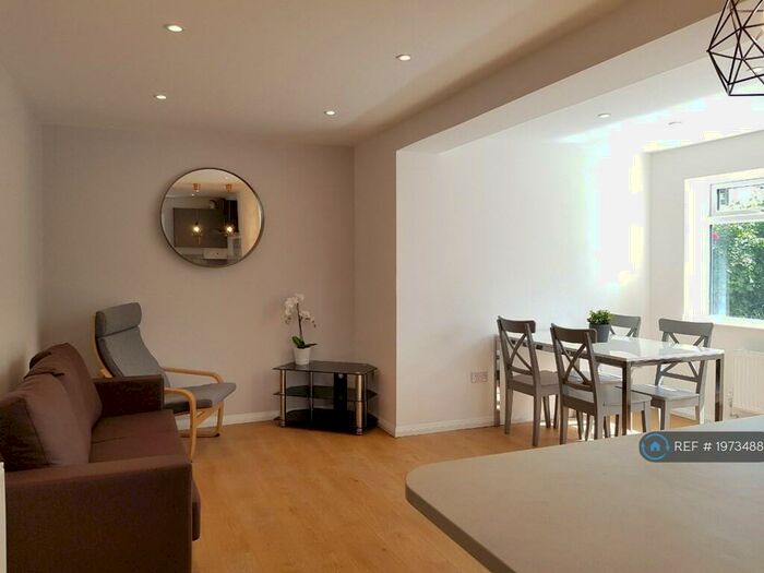 4 Bedroom End Of Terrace House To Rent In Rudhall Grove, Bristol, BS10