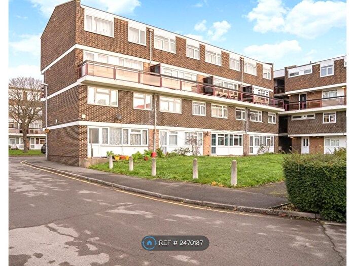 4 Bedroom Maisonette To Rent In Churchdown, Kingston Upon Thames, KT1