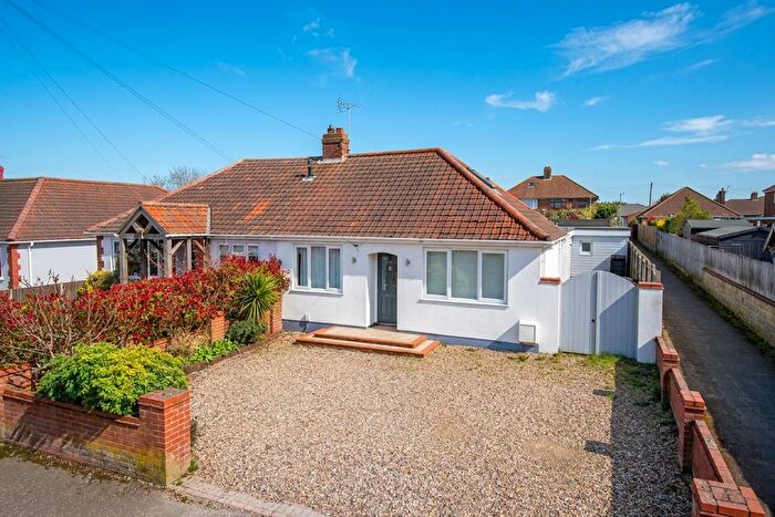 4 Bedroom Semi Detached Bungalow For Sale In Furze Road, Norwich, NR7