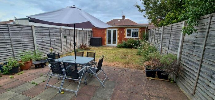 4 Bedroom Semi-Detached House To Rent In Berkeley Waye, Heston, Hounslow, TW5