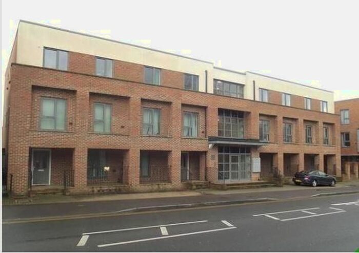 2 Bedroom Flat To Rent In Manor Street, Gillingham, ME7