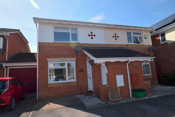 2 Bedroom End Of Terrace House To Rent In Eaton Crescent, Taunton, TA2