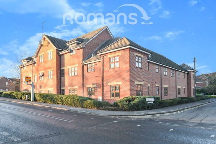 2 Bedroom Apartment To Rent In Heatherdene Avenue, RG45