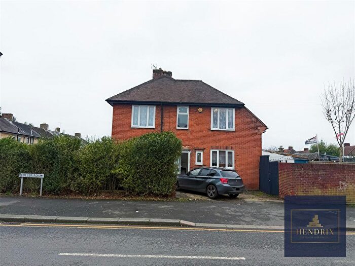 3 Bedroom Property For Sale In Fuller Road, Dagenham, RM8