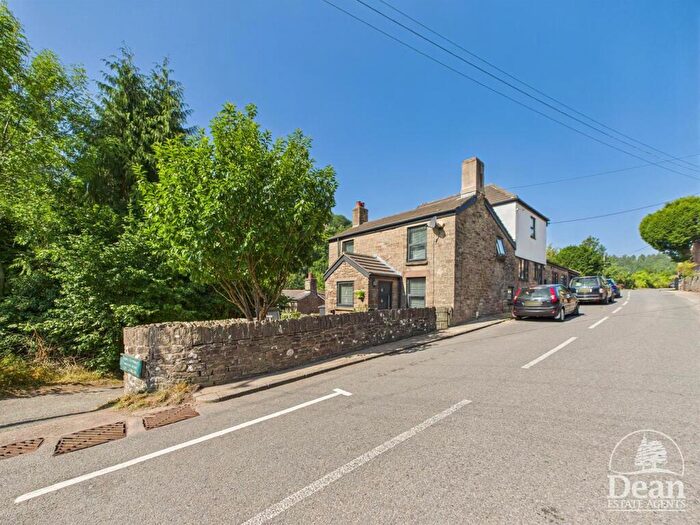 3 Bedroom Cottage For Sale In New Road, Blakeney, GL15