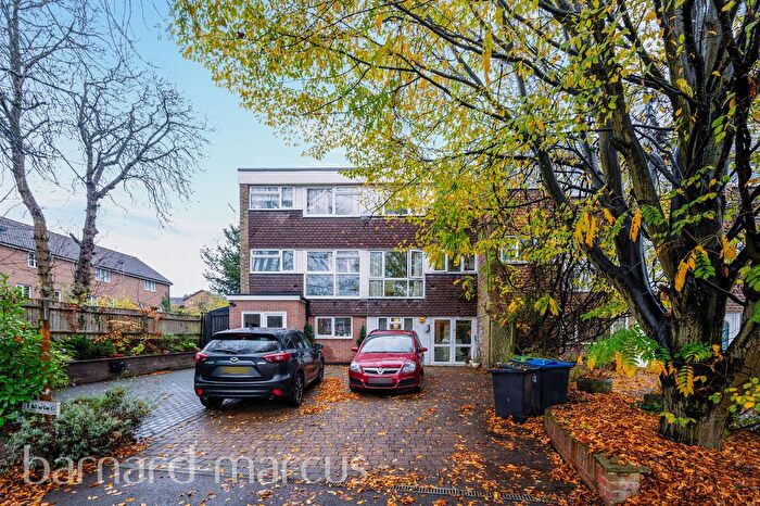 4 Bedroom Semi Detached House For Sale In Coombe Road, Croydon, CR0