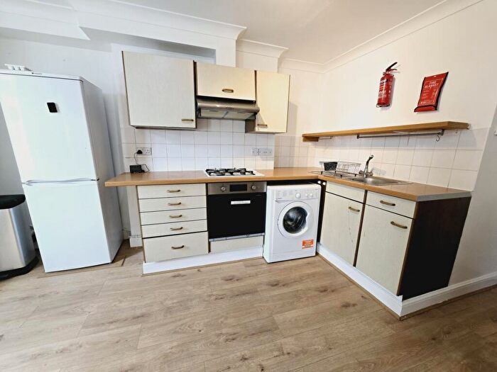 1 Bedroom Flat To Rent In Newington Green Road, Islington, N1