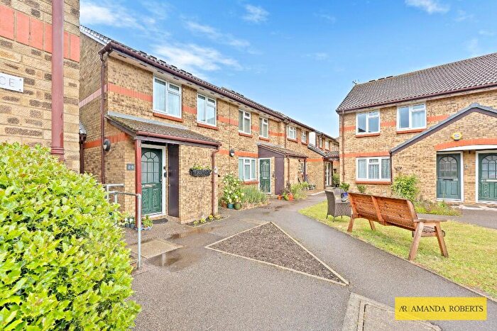 2 Bedroom Flat For Sale In Chelwood Close, London, E4