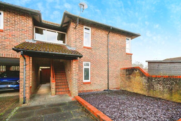 2 Bedroom Apartment To Rent In Worlds End Hill, Bracknell, RG12