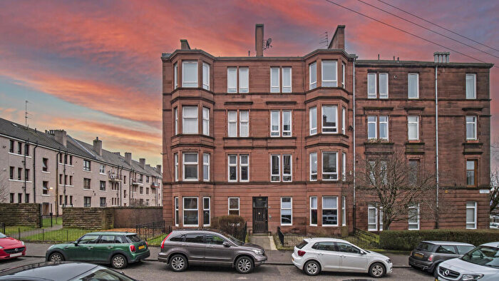 2 Bedroom Flat To Rent In Meadowpark Street, Dennistoun, G31