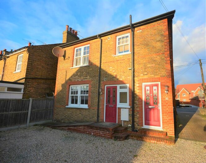 2 Bedroom Maisonette To Rent In Primrose Hill, Chelmsford, CM1