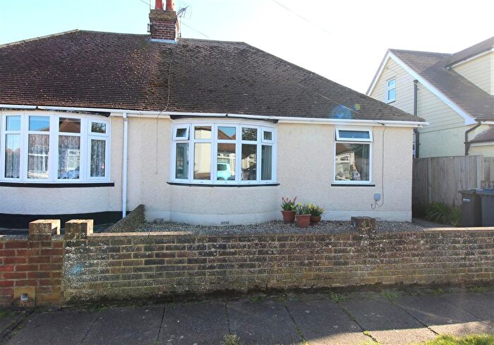 2 Bedroom Bungalow For Sale In Alexandria Drive, Herne Bay, CT6