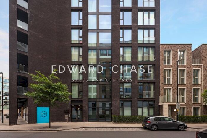 2 Bedroom Flat To Rent In Admiralty Avenue, London, E16