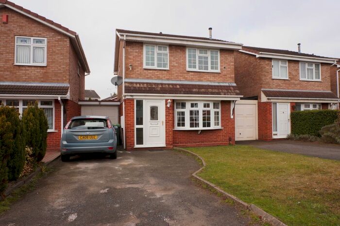 3 Bedroom Detached House To Rent In Macdonald Close, Tividale, Oldbury, B69