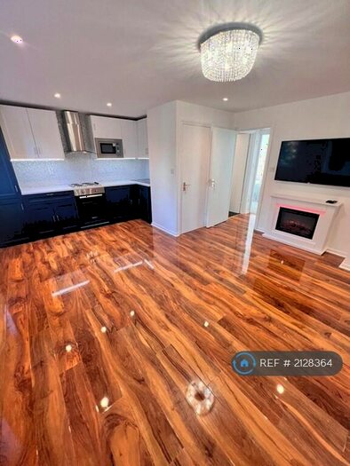 2 Bedroom Flat To Rent In Addiscombe Grove, Croydon, CR0