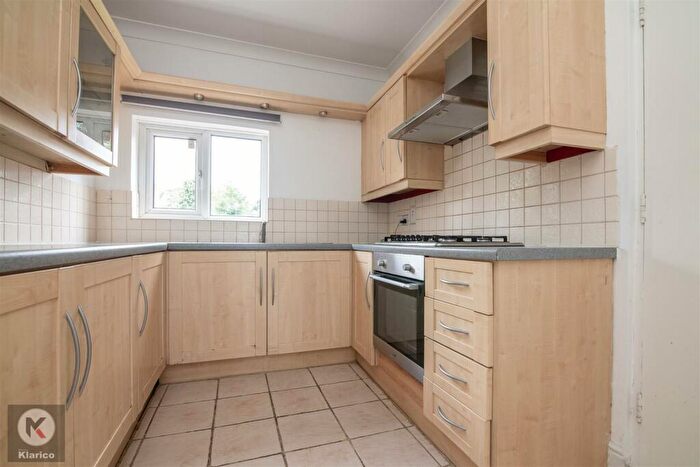 3 Bedroom Semi-Detached House For Sale In Warwick Road, Acocks Green, B27