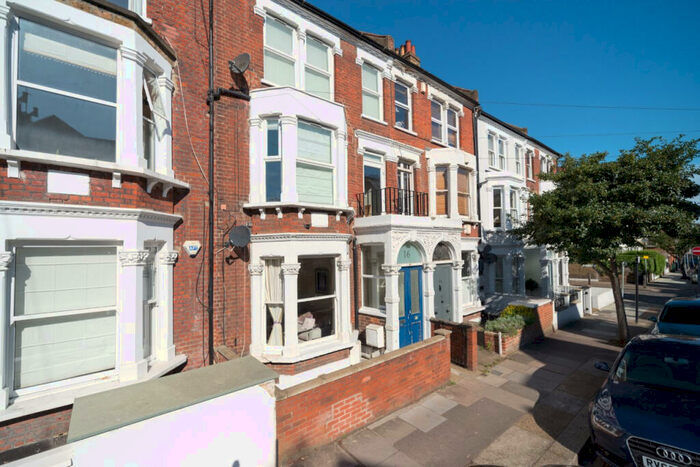 3 Bedroom Apartment To Rent In Leathwaite Road, London, SW11