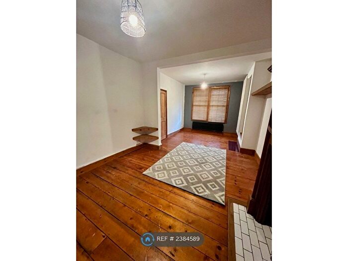 2 Bedroom Terraced House To Rent In Victoria Gardens, Northampton, NN1