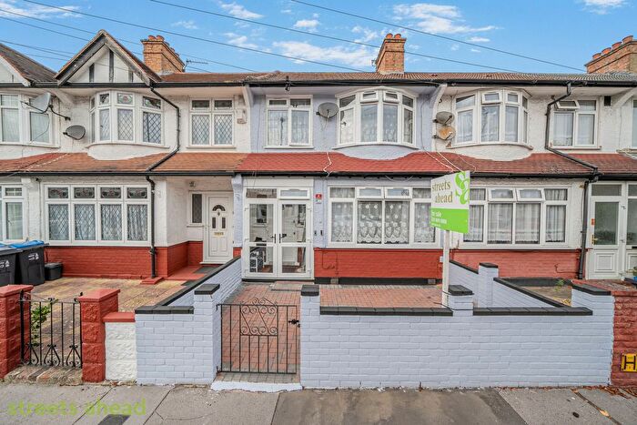 3 Bedroom Terraced House For Sale In Warlingham Road, Thornton Heath, CR7
