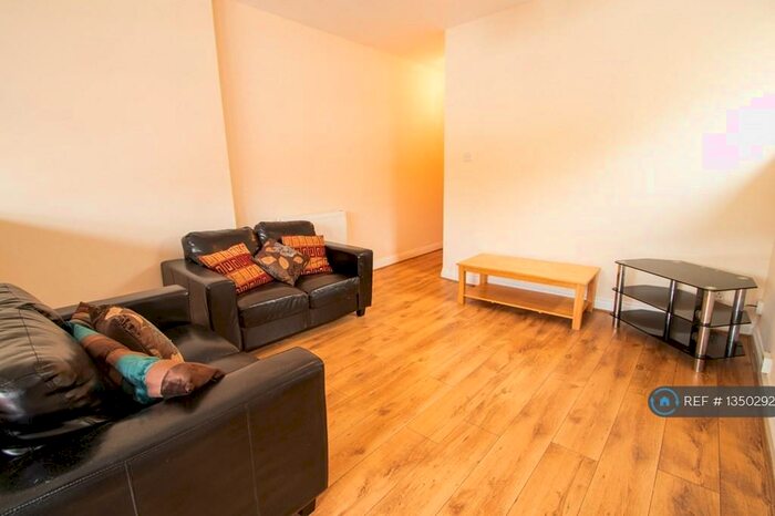 4 Bedroom Flat To Rent In Ordnance Road, Southampton, SO15