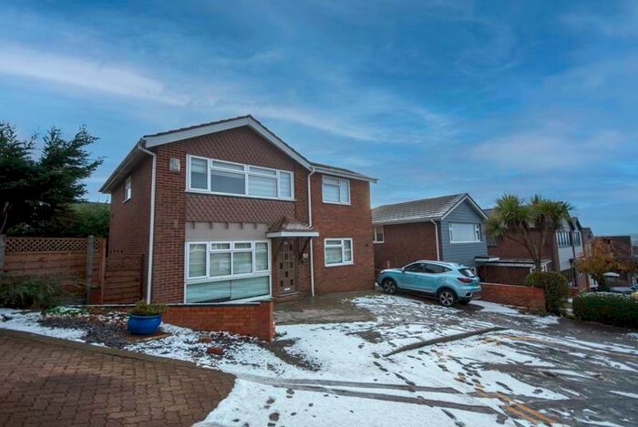 4 Bedroom Detached House To Rent In Boyce Green, Benfleet, SS7