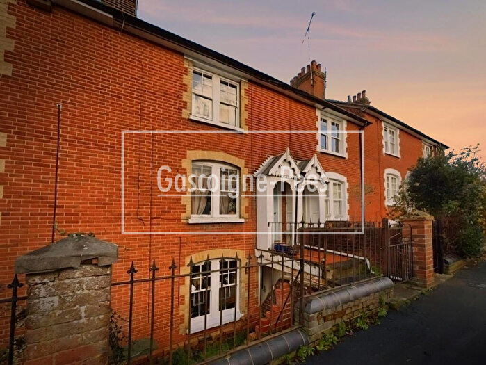 2 Bedroom House To Rent In Addison Road, Guildford, GU1