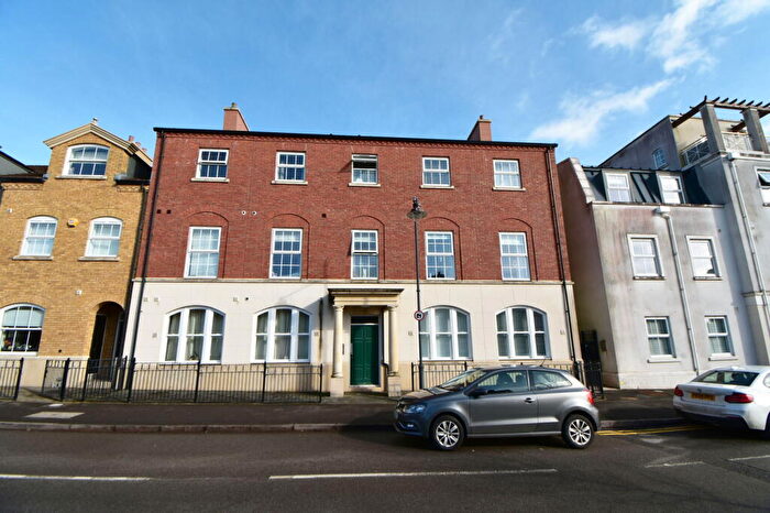 2 Bedroom Apartment For Sale In West Court, Rumbush Lane, Dickens Heath, B90