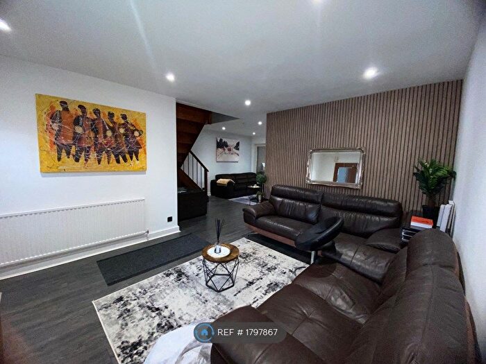 5 Bedroom End Of Terrace House To Rent In Bakers Road, Cheshunt, Waltham Cross, EN7