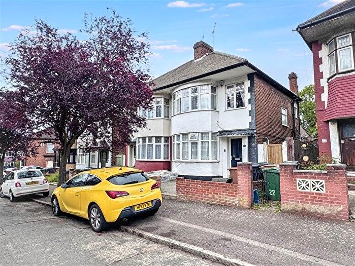 3 Bedroom House To Rent In The Risings, Walthamstow, E17