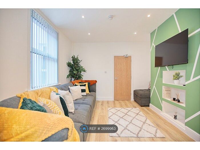 8 Bedroom Terraced House To Rent In Clare Street, Bridgwater, TA6