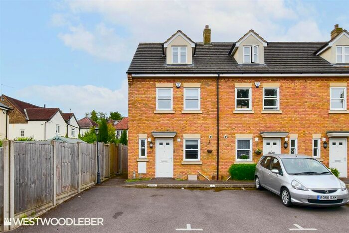 3 Bedroom End Of Terrace House For Sale In High Street, Roydon, Harlow, CM19