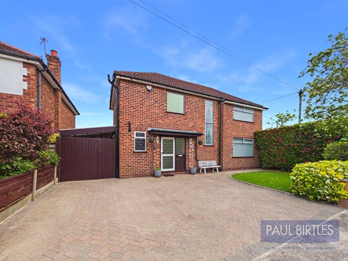 4 Bedroom Detached House For Sale In Buckfast Road, Sale, Trafford, M33