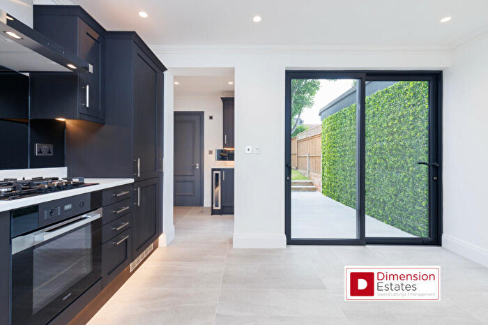 4 Bedroom Terraced House To Rent In Mayfield Road, Walthamstow, London, E17