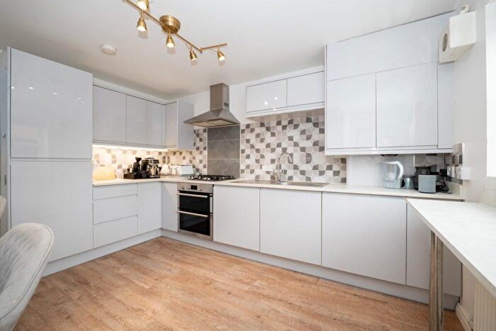 3 Bedroom End Of Terrace House For Sale In Hallam Fields Road, Birstall, LE4