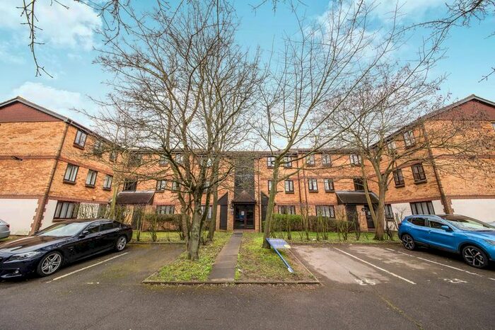 1 Bedroom Flat To Rent In Frankswood Avenue, West Drayton, UB7