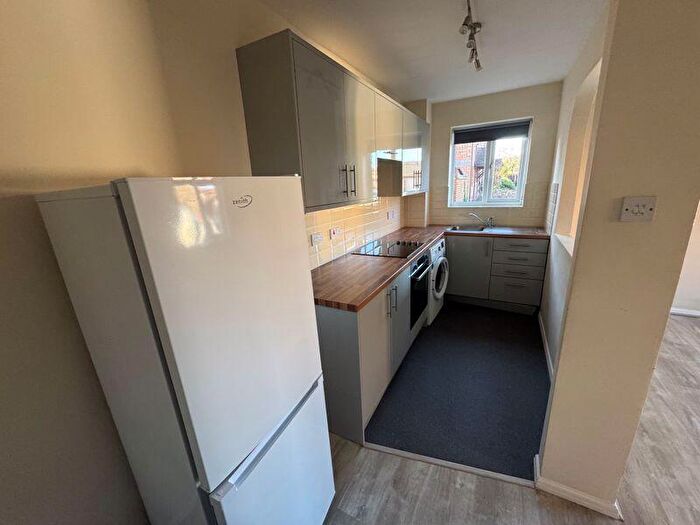 1 Bedroom House To Rent In Watersmeet Close, Guildford, GU4