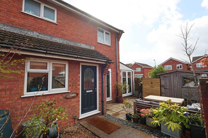 1 Bedroom Terraced House For Sale In Cavell Court, Clevedon, BS21