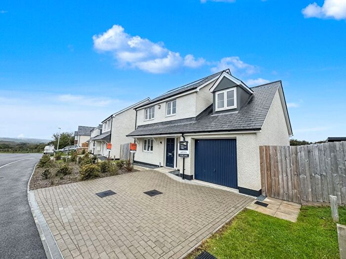 4 Bedroom Detached House For Sale In Lukes Farm, Sheepwash, EX21