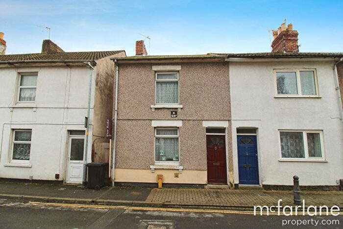 3 Bedroom Terraced House For Sale In King William Street, Swindon, SN1